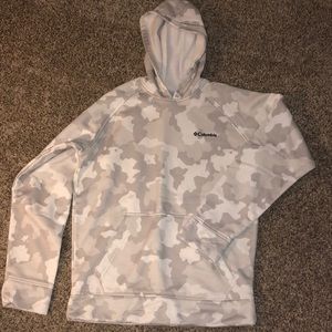 NWOT Columbia Camo Sweatshirt